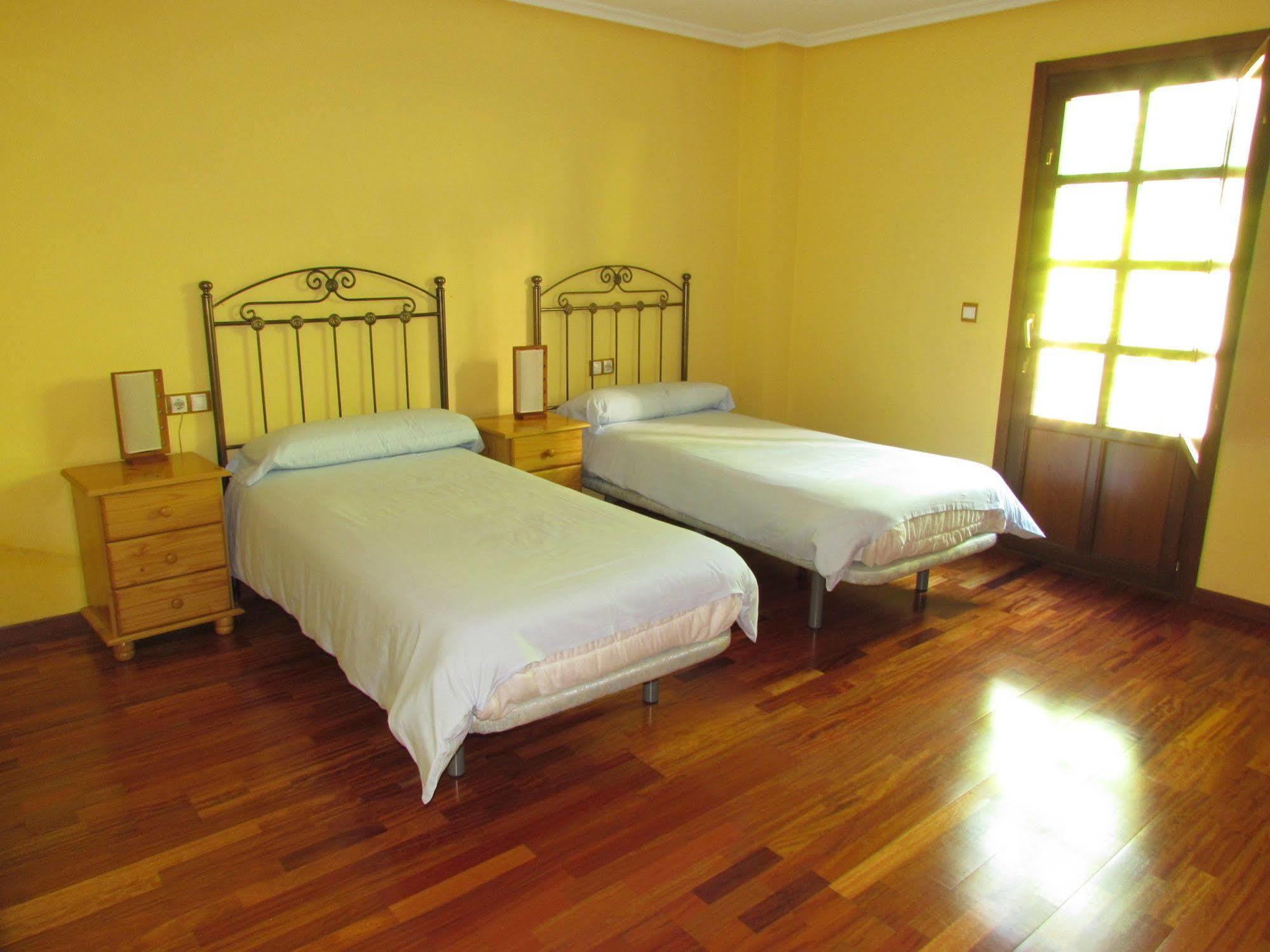 Apartamentos Via Nova Ourense Luaran gambar